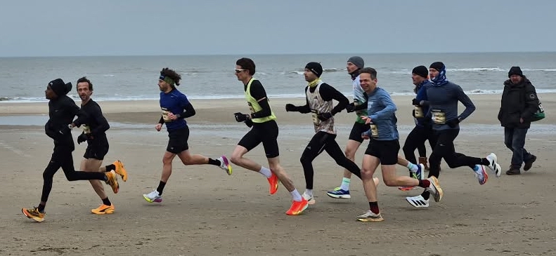 Koude editie Egmond halve marathon