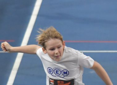 Jari wint 150 meter bij nationale indoor D-spelen