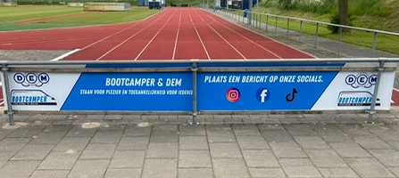 Nieuwe borden Bootcamper en AV DEM